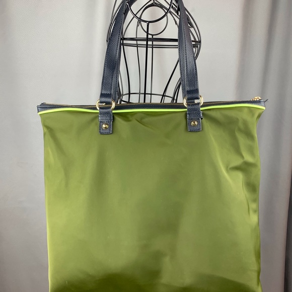 Juicy Couture Tote - Picture 3 of 4